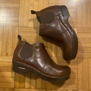 Size 37 Dansko clogs